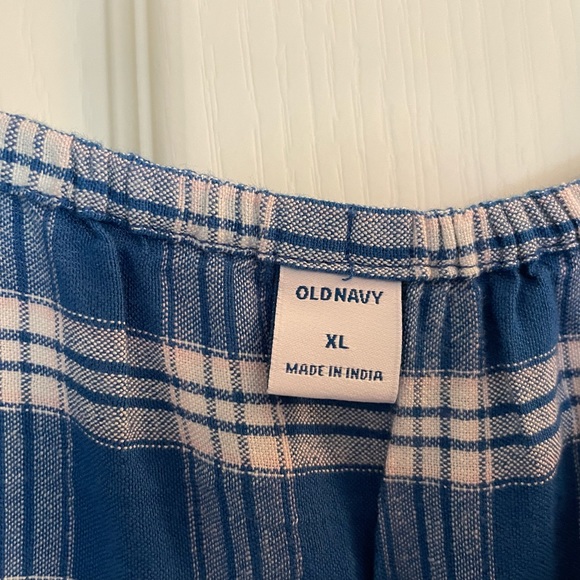 ⭐️Old navy maxi dress - Picture 3 of 5